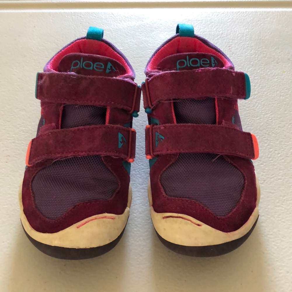 Sz 11 Plae shoes